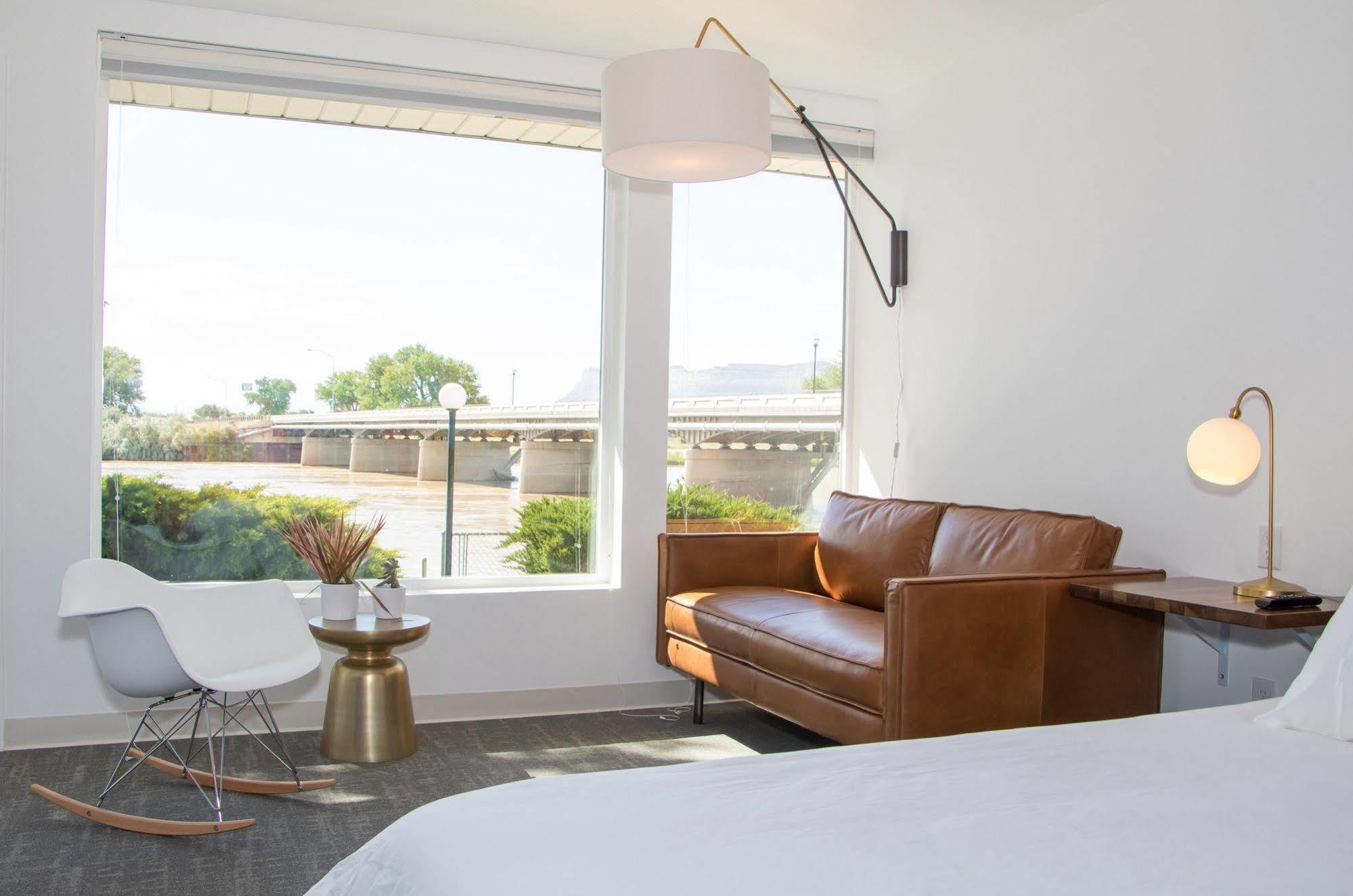 Skyfall Guestrooms Грин-Ривер Экстерьер фото